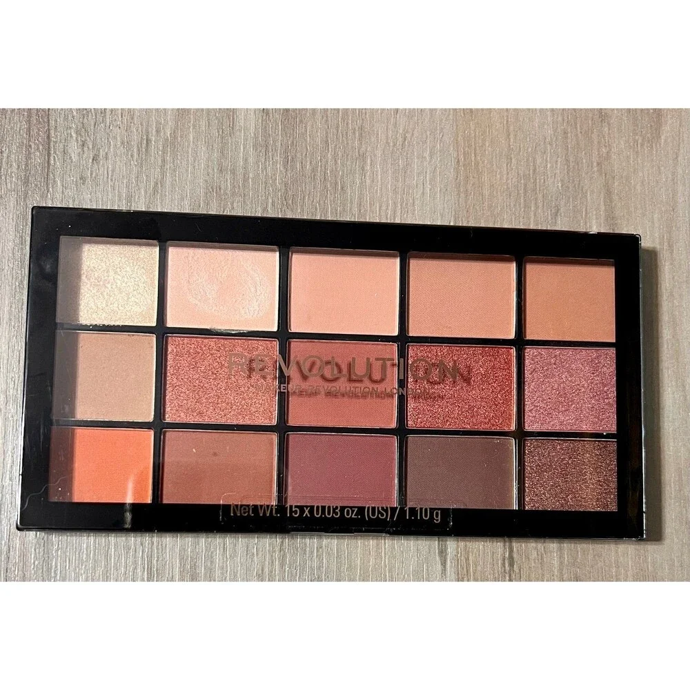 Revolution Reloaded Iconic Fever Palette Mattes Shimmers 15 Shades